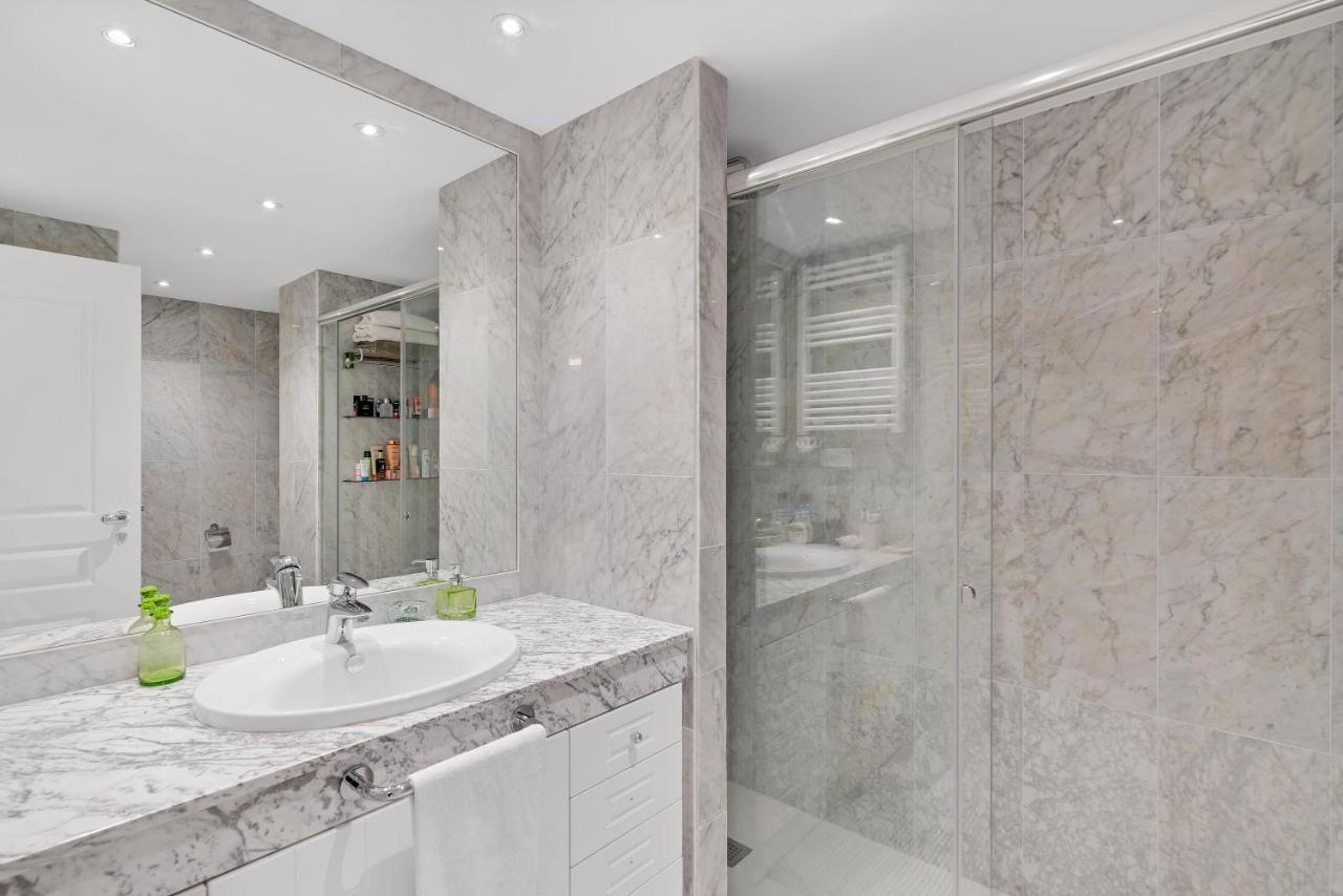 Apartament Modern And Large In The Heart Of Puerto Banus Marbella